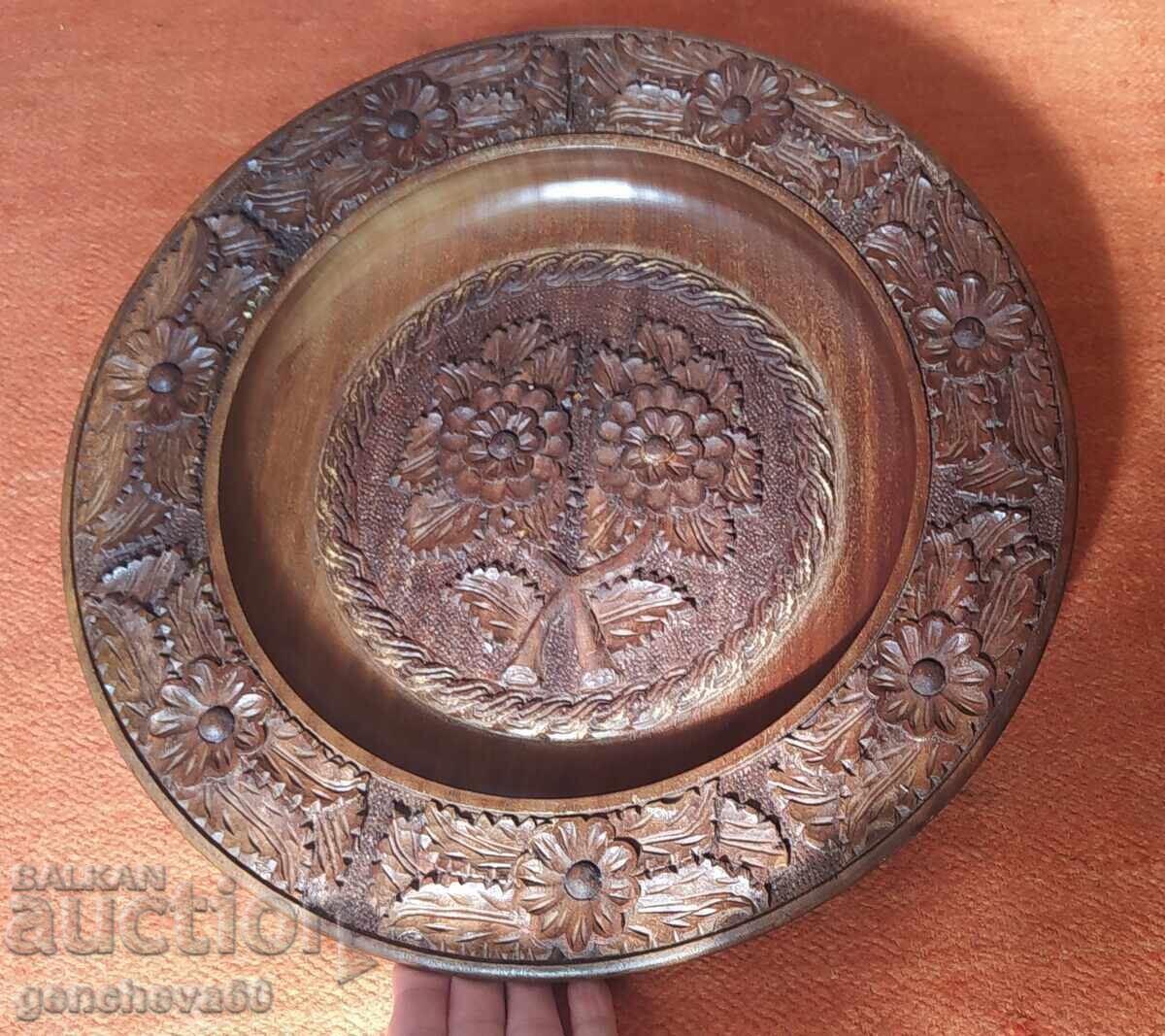 Υπέροχο μεγάλο σκαλιστό πιάτο για διακόσμηση Υπέροχο μεγάλο σκαλιστό πιάτο για διακόσμηση