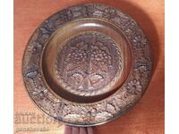 Великолепна огромна резбована чиния за декорация