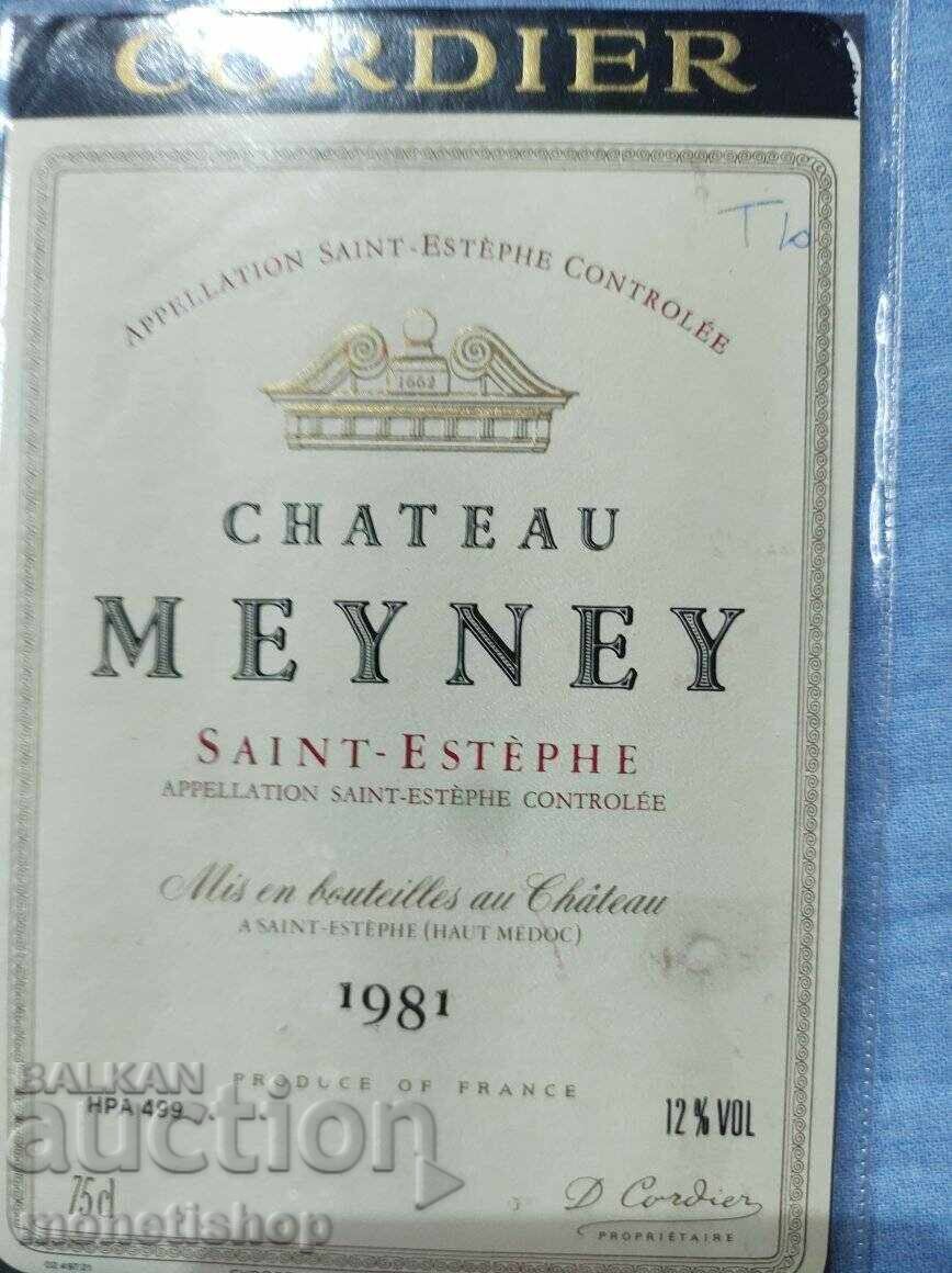 We offer a large collection of wine and champagne labels. - 7