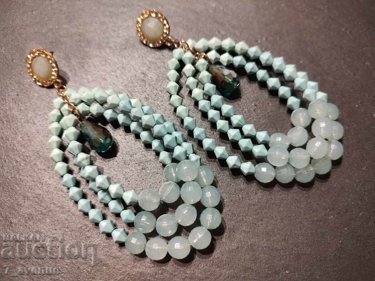 Τεράστια σκουλαρίκια, τεράστια ομορφιά, 7.02.2025 Τεράστια σκουλαρίκια, τεράστια ομορφιά, 7.02.2025