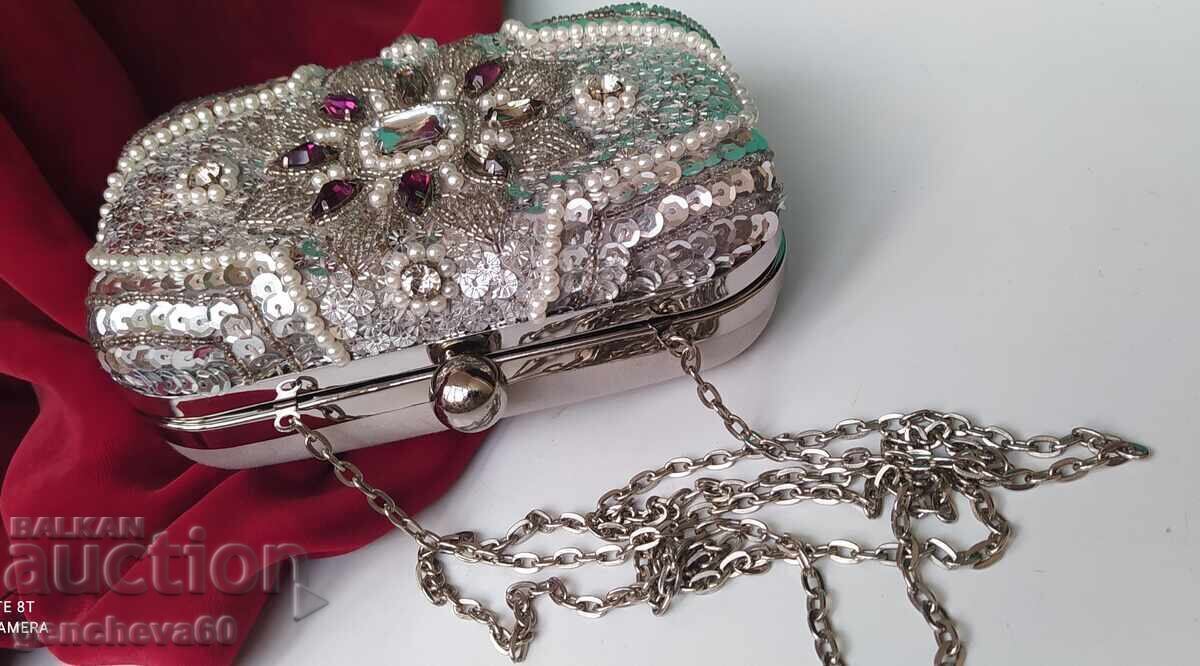 Beautiful Women's Bag with Beads and Sequins/Brand with price 40.00 BGN | € 20.45 Beautiful Women's Bag with Beads and Sequins/Brand with price 40.00 BGN | € 20.45