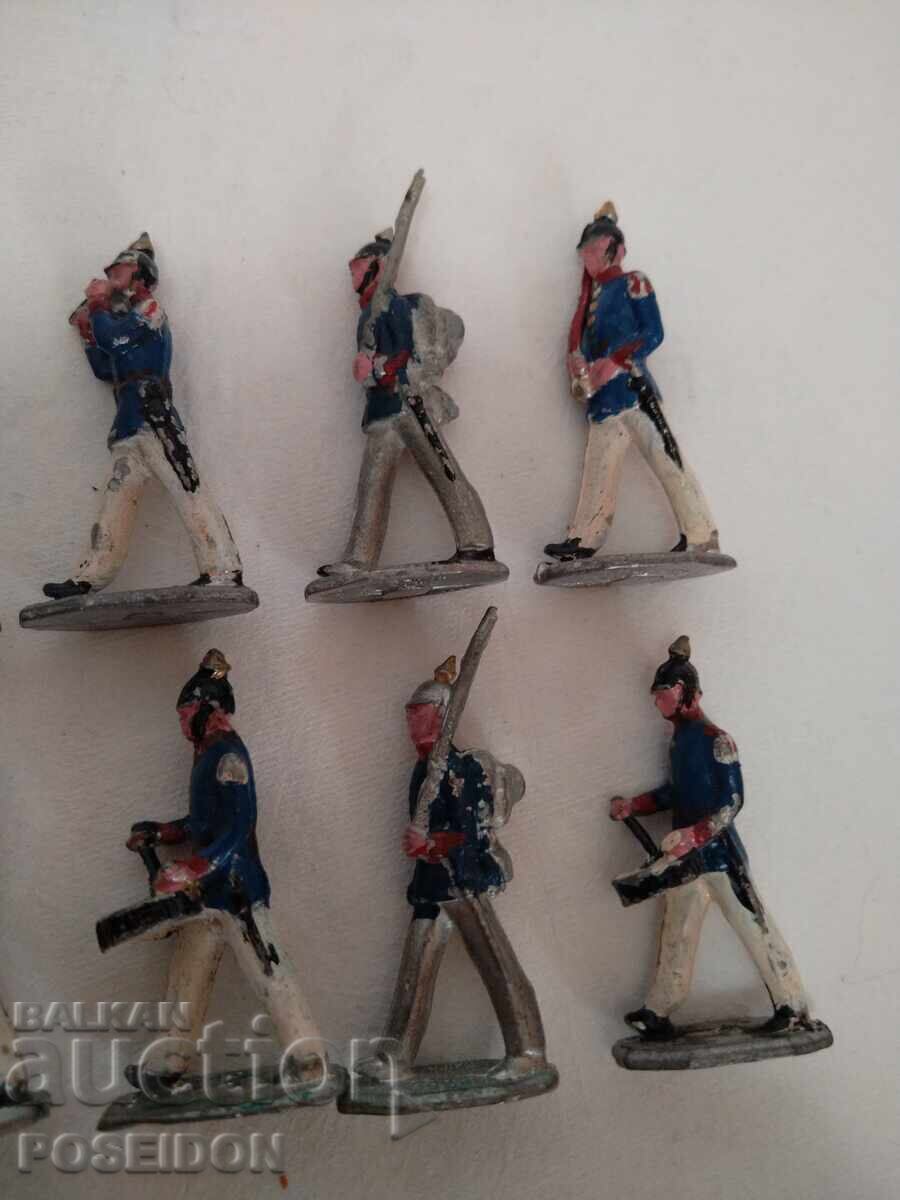 LEAD SOLDIERS - 5 LEAD SOLDIERS - 5