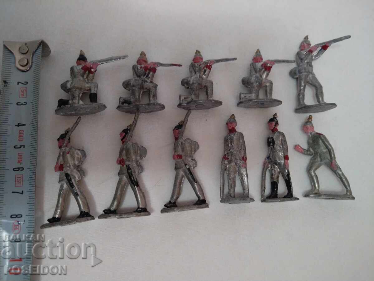 LEAD SOLDIERS - 7 LEAD SOLDIERS - 7