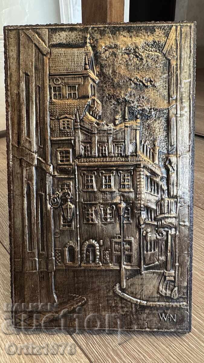 Vintage μεταλλικό γλυπτό σε χοντρή ξύλινη βάση – Πολωνία.