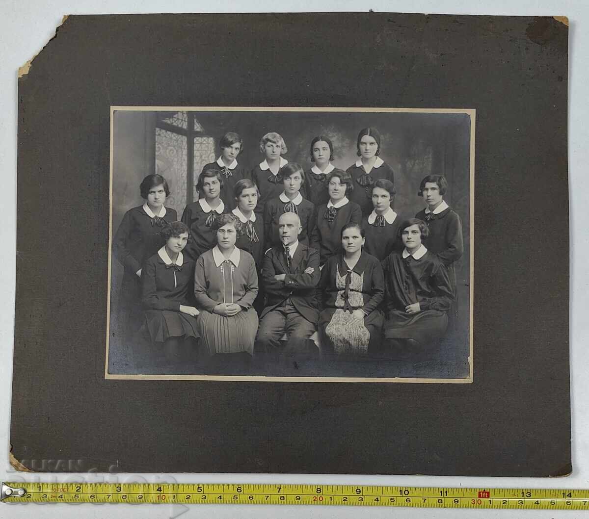 Auction SOFIA SCHOOL STUDENTS OLD PHOTO CARDBOARD BULGARIA Auction SOFIA SCHOOL STUDENTS OLD PHOTO CARDBOARD BULGARIA