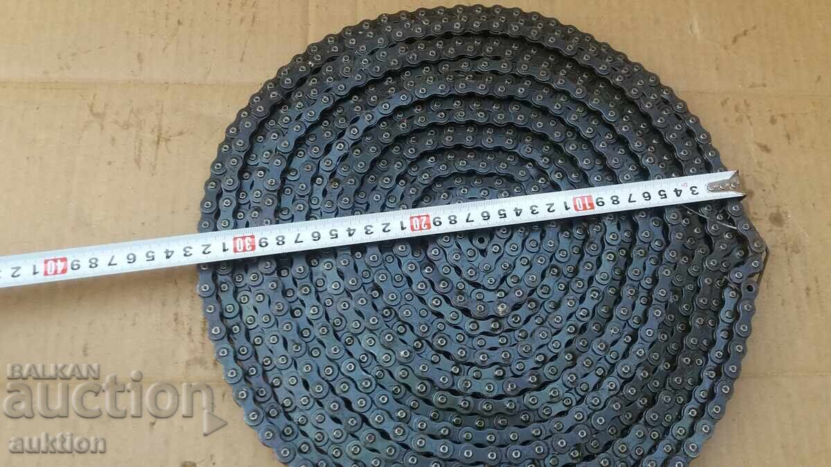 Auction MASSIVE TRANSPORT CHAIN ABOUT 5 METERS LONG Auction MASSIVE TRANSPORT CHAIN ABOUT 5 METERS LONG