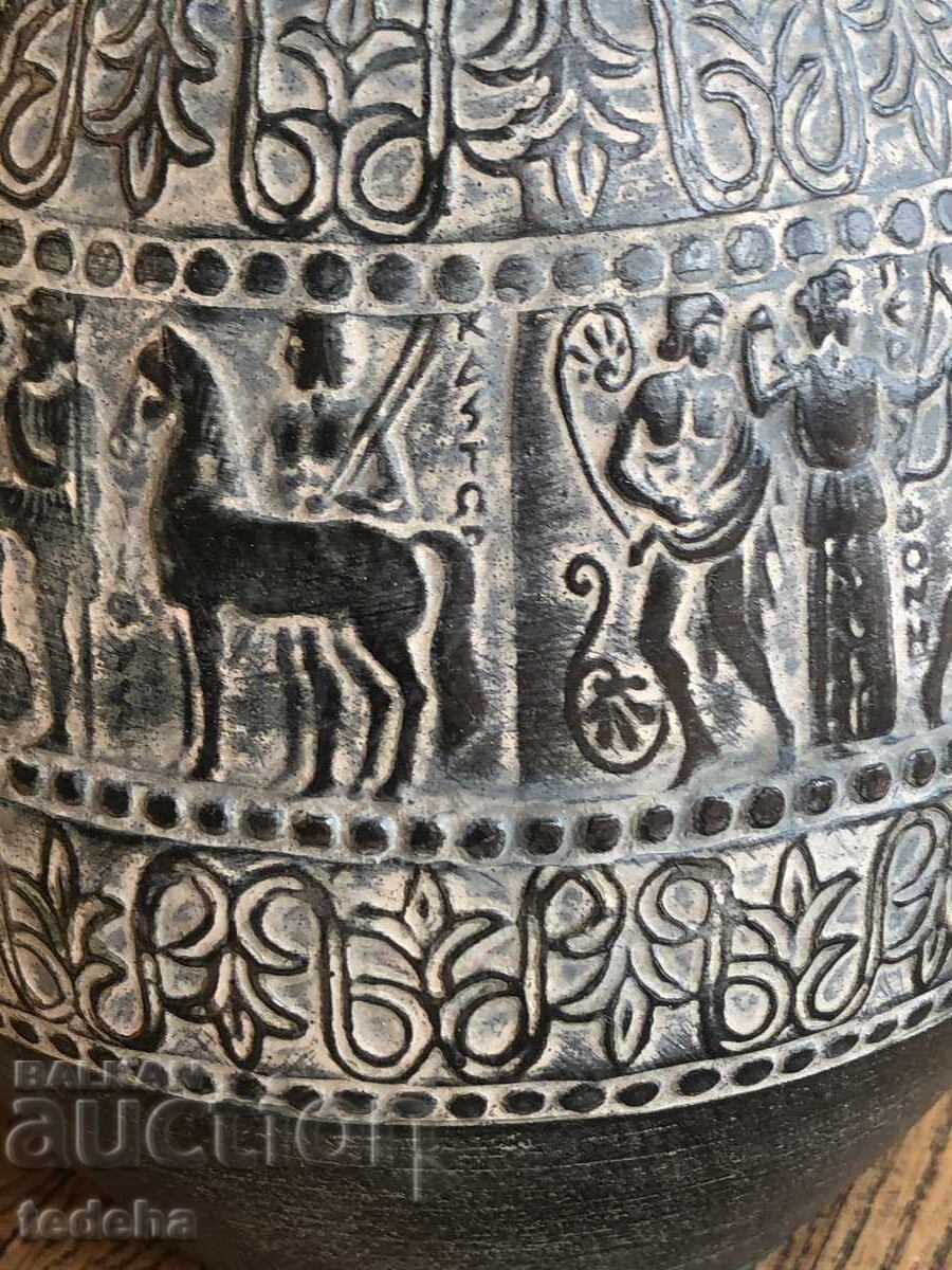 Auction  CERAMIC VASE - PERFECT