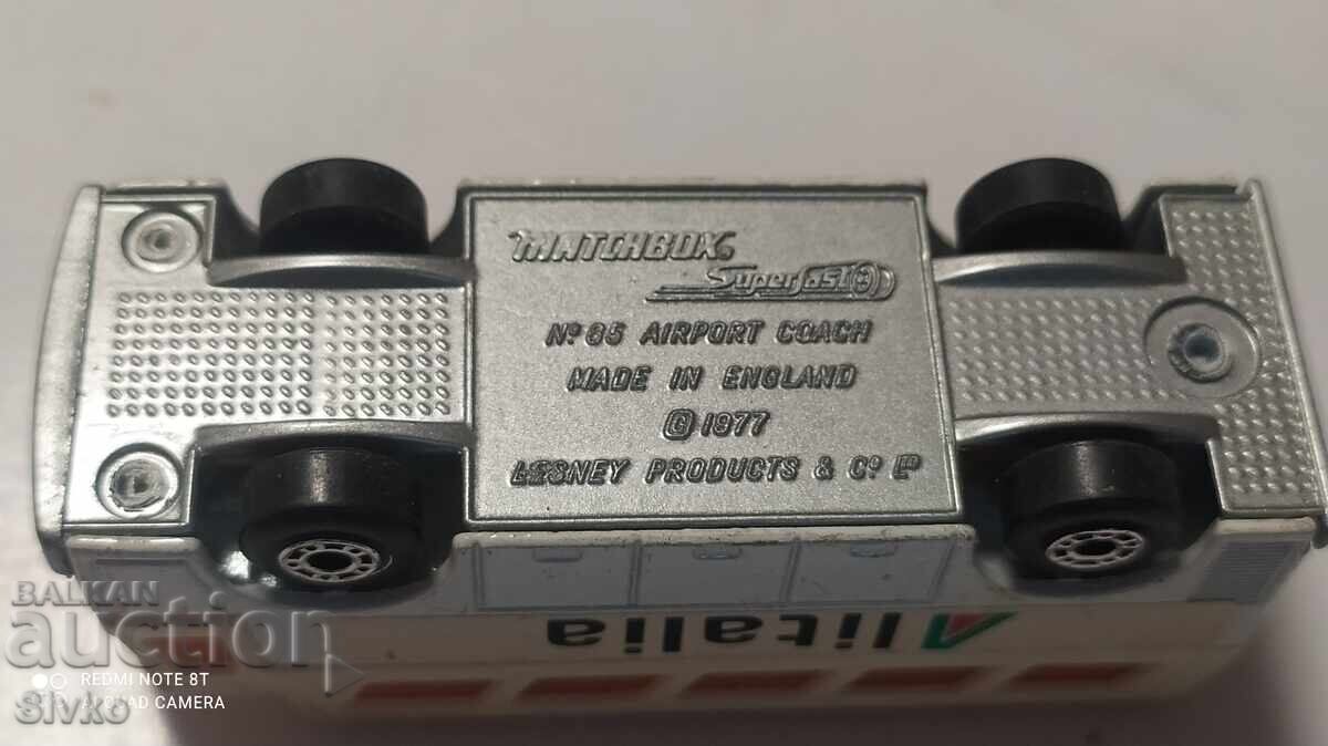 MATCHBOX AIRPORT COACH 1977 Trolley - 5 MATCHBOX AIRPORT COACH 1977 Trolley - 5