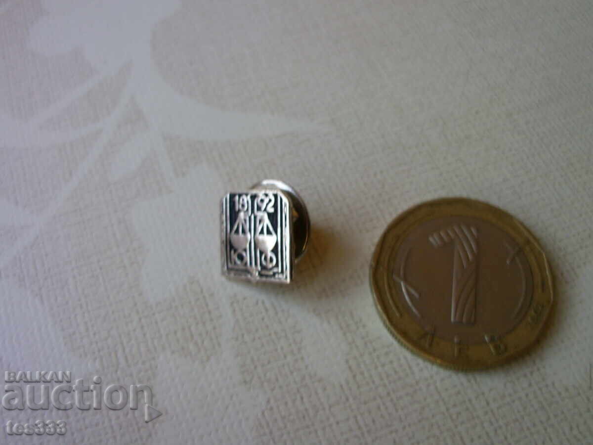 Auction Law School 1892 pin badge Auction Law School 1892 pin badge