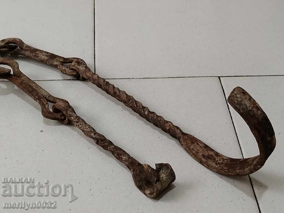 Auction Old wrought iron chain with hook, hearth chain hook chain Auction Old wrought iron chain with hook, hearth chain hook chain