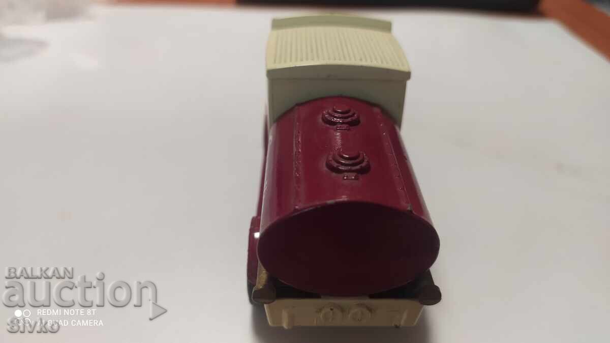 Delivery of MATCHBOX FORD 1912 cart Delivery of MATCHBOX FORD 1912 cart