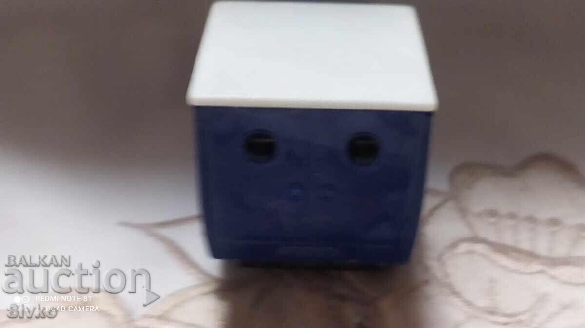 Delivery of MATCHBOX FORD A 1979 stroller Delivery of MATCHBOX FORD A 1979 stroller