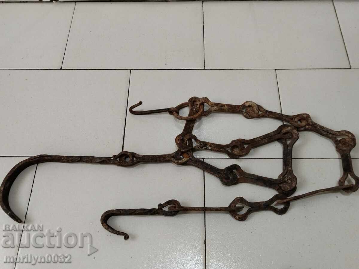 Παλιά αλυσίδα από σφυρήλατο σίδερο με γάντζο, αλυσίδα με γάντζο εστίας με τιμή 44.00 BGN | € 22.50
