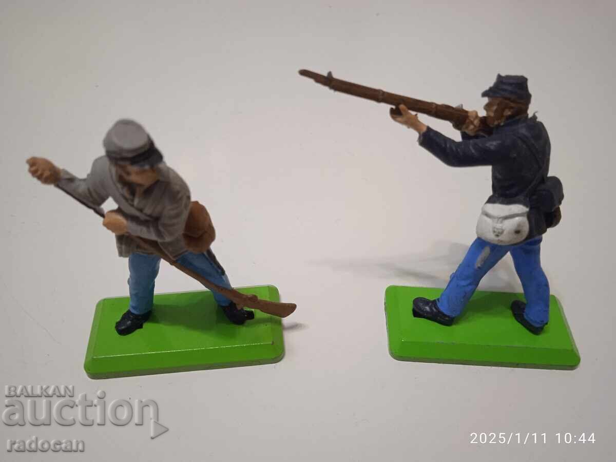Delivery of Soldiers figures 2 pcs., Britains LTD, made in England