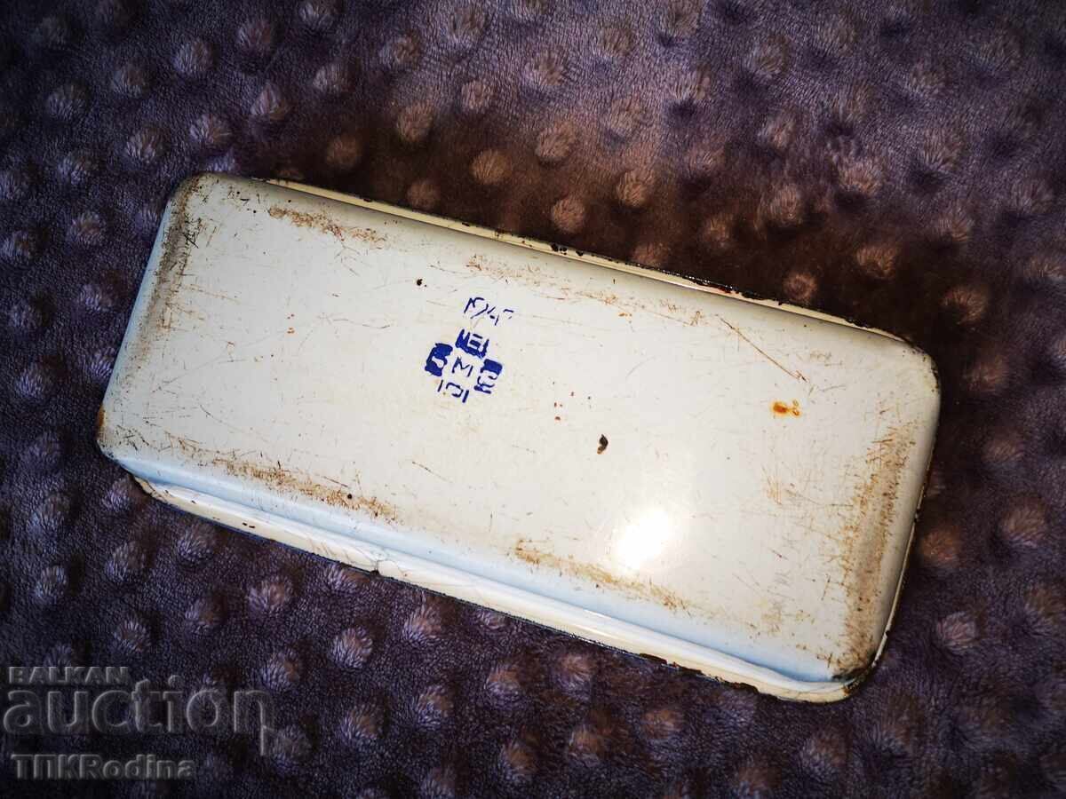 Auction Enamel basin Auction Enamel basin