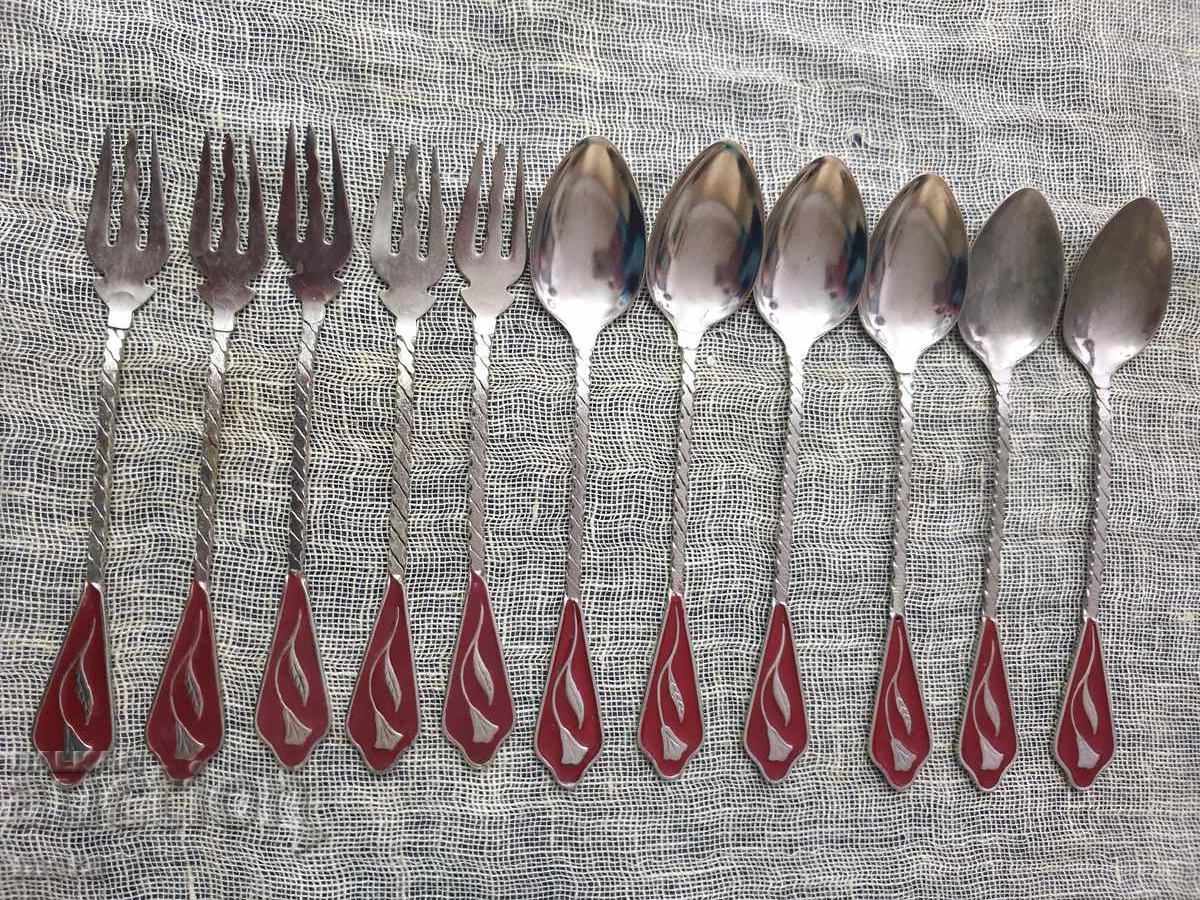 Delivery of Set of forks and spoons with red enamel
