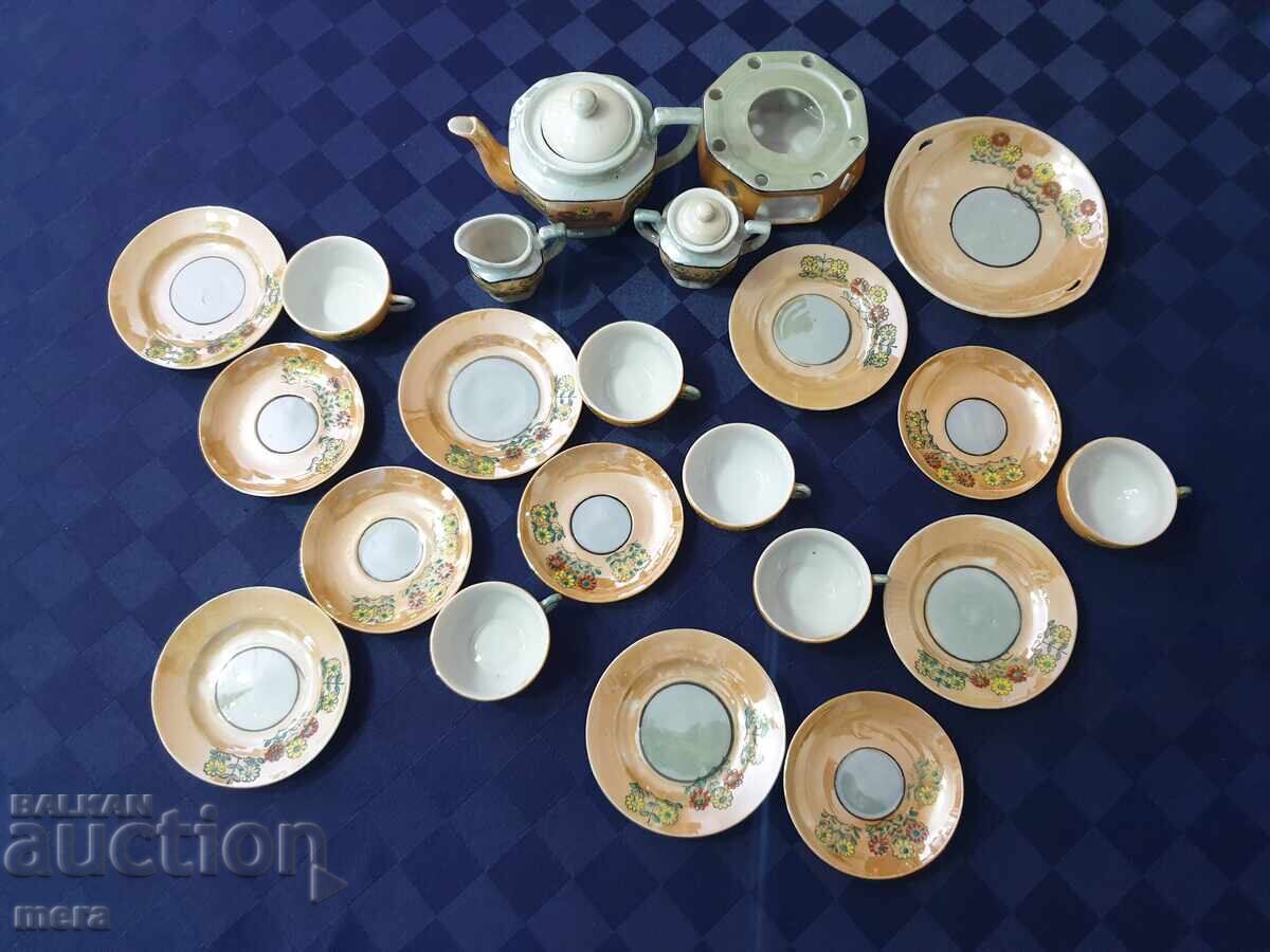 Delivery of Mother-of-pearl porcelain miniature service Delivery of Mother-of-pearl porcelain miniature service