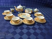 Mother-of-pearl porcelain miniature service