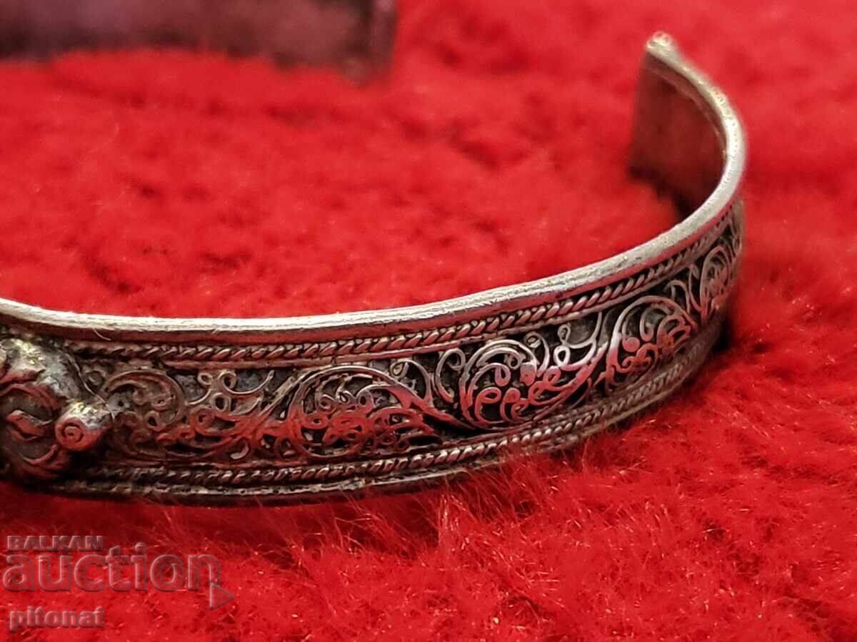Antique silver bracelet with corals with price 160.00 BGN | € 81.81 Antique silver bracelet with corals with price 160.00 BGN | € 81.81