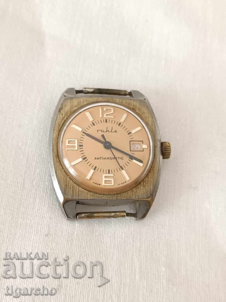Ρολόι Ruhla με τιμή 40.00 BGN | € 20.45 Ρολόι Ruhla με τιμή 40.00 BGN | € 20.45