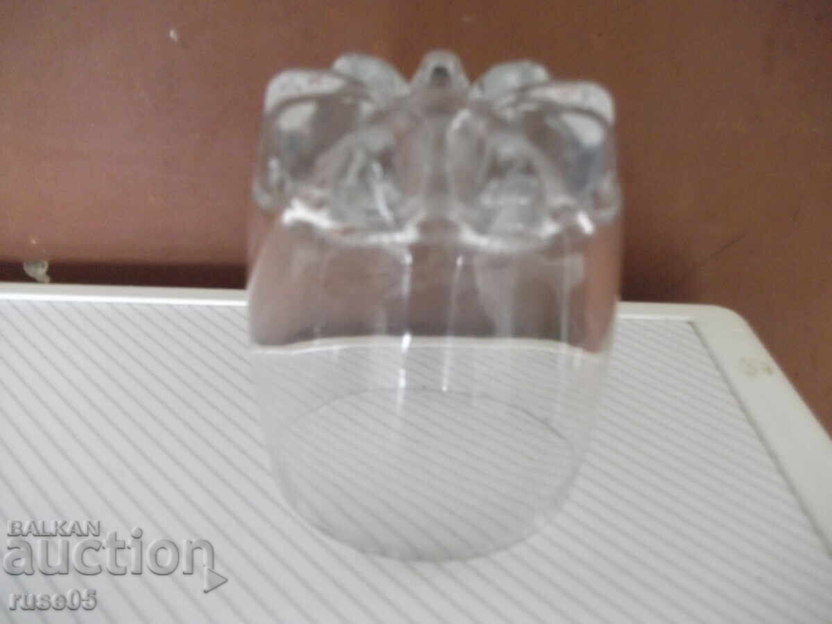 Auction Lot of 2 glass cups Auction Lot of 2 glass cups