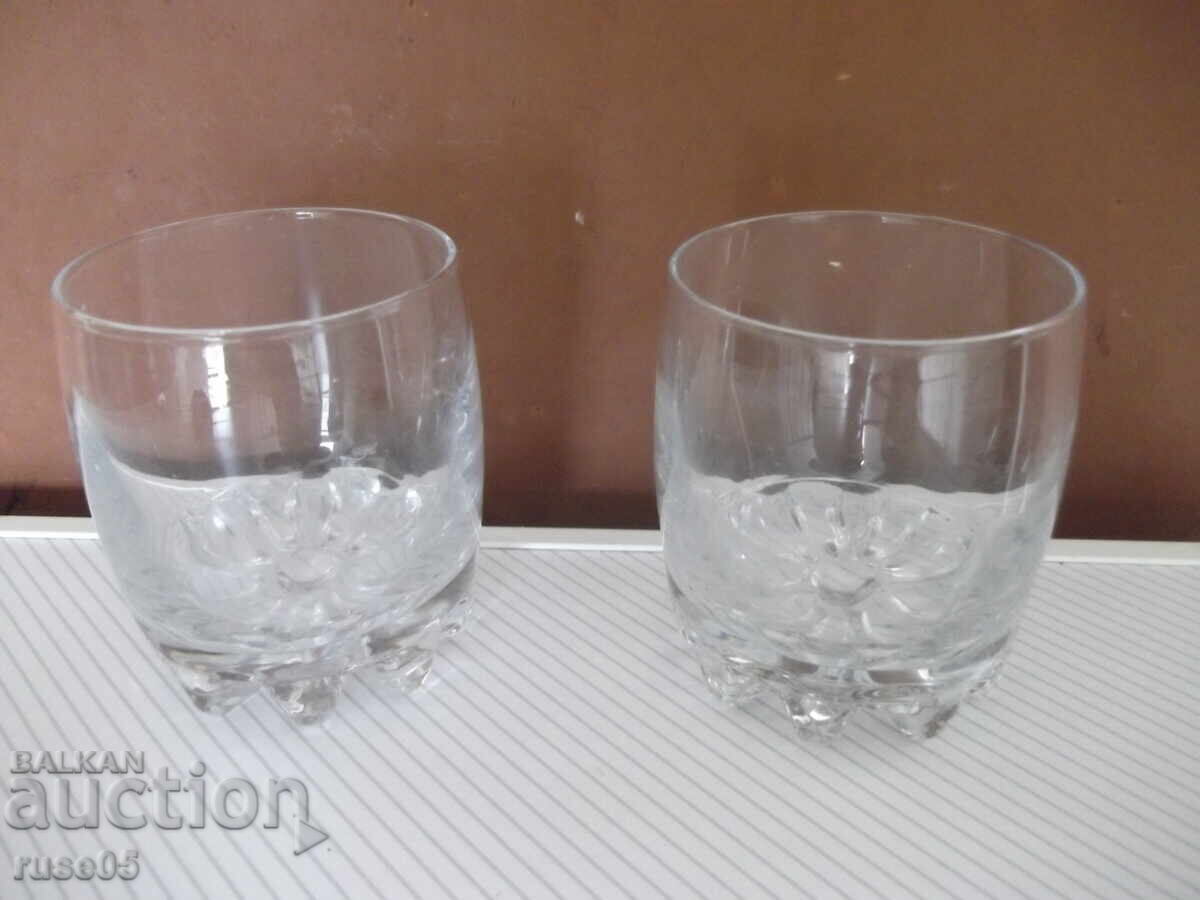 Lot of 2 glass cups Lot of 2 glass cups