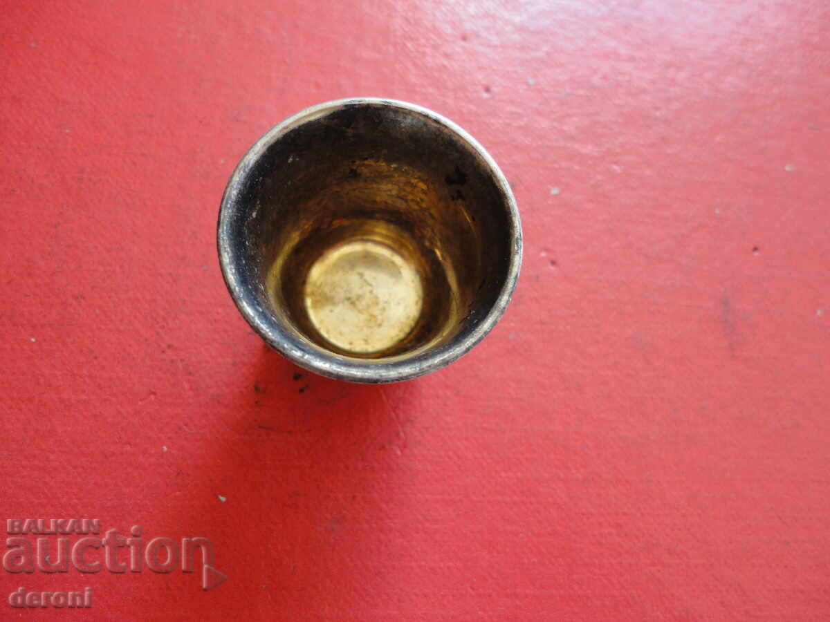 Επάργυρο γυάλινο σφηνάκι για οινόπνευμα 2 με τιμή 10.00 BGN | € 5.11 Επάργυρο γυάλινο σφηνάκι για οινόπνευμα 2 με τιμή 10.00 BGN | € 5.11