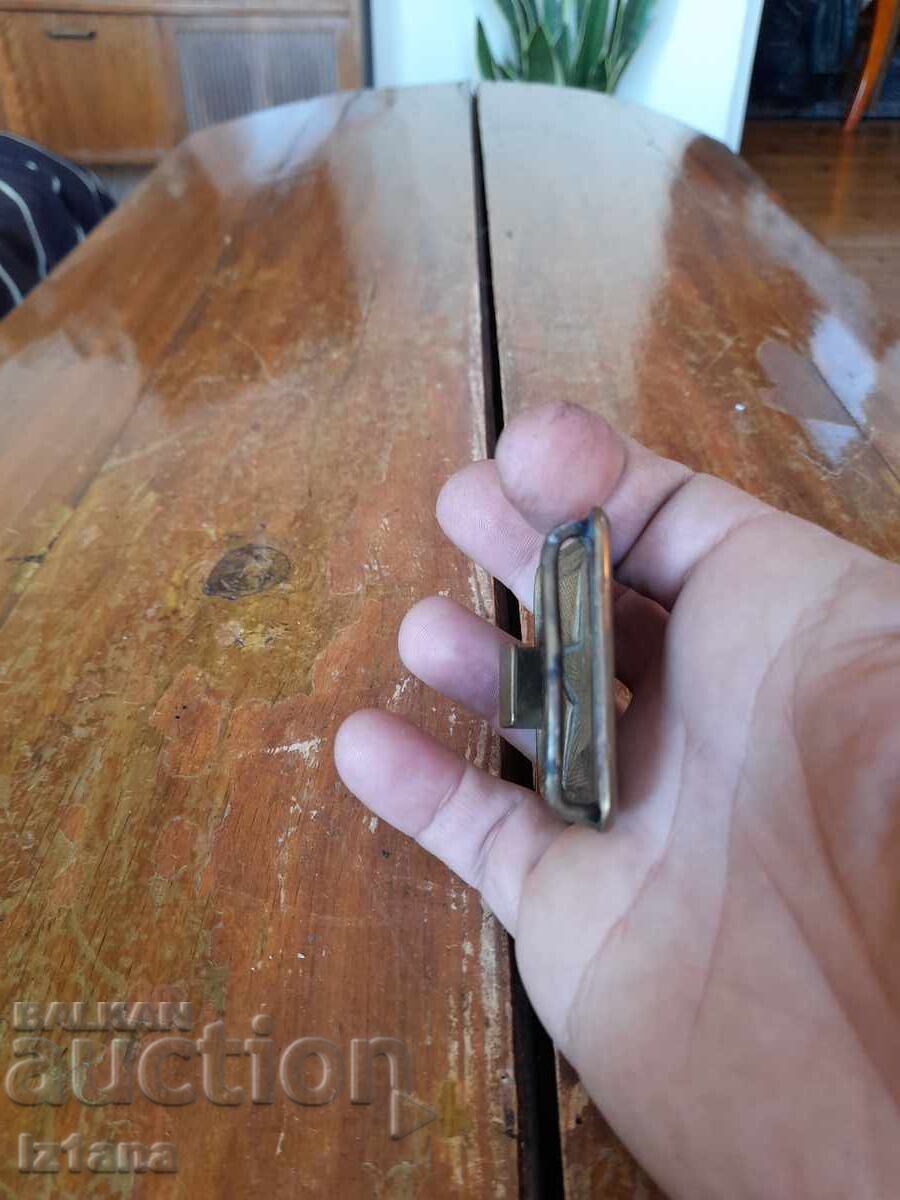 Delivery of Old military belt buckle Delivery of Old military belt buckle