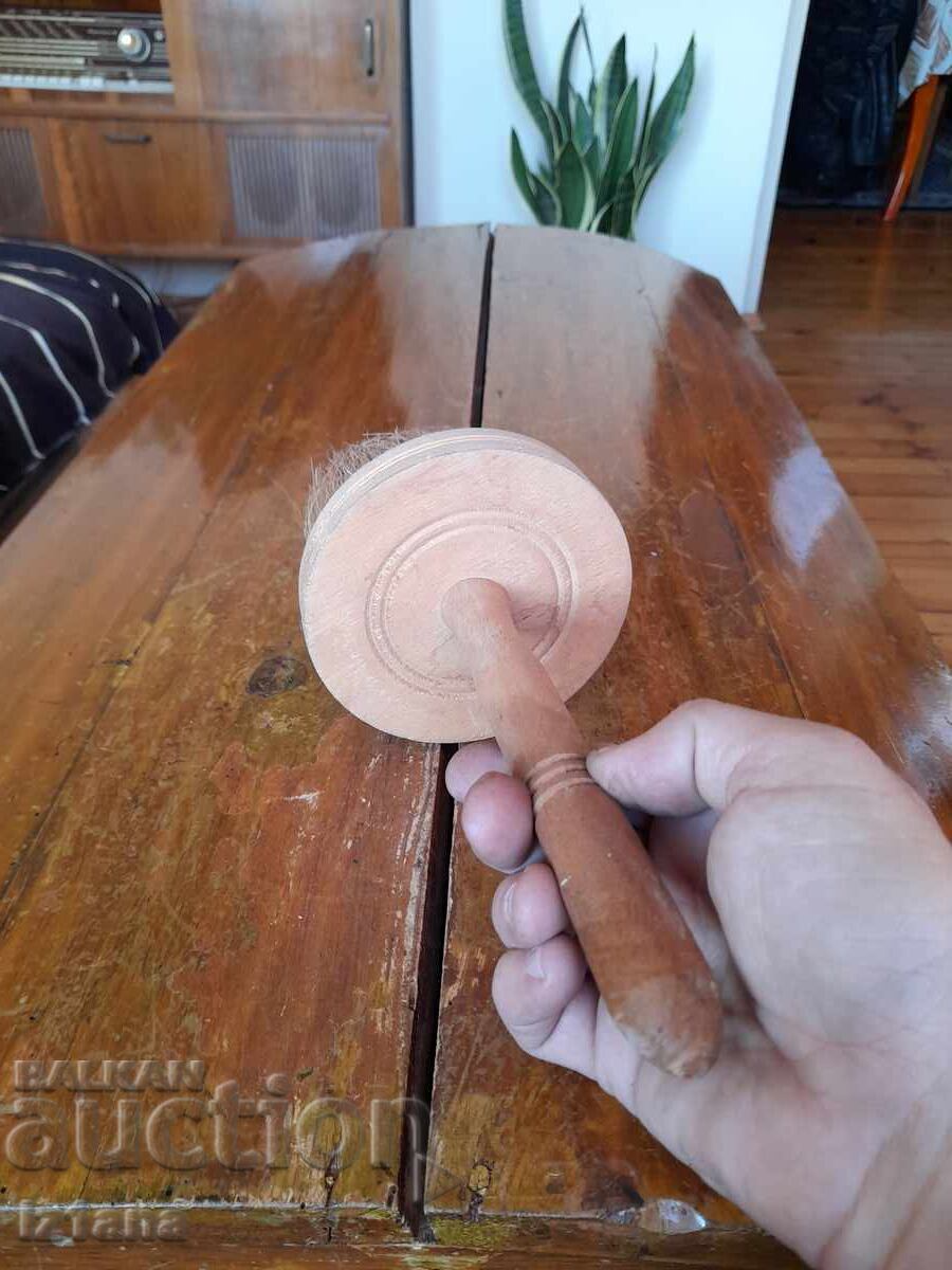 Auction  Old brush, badanarka