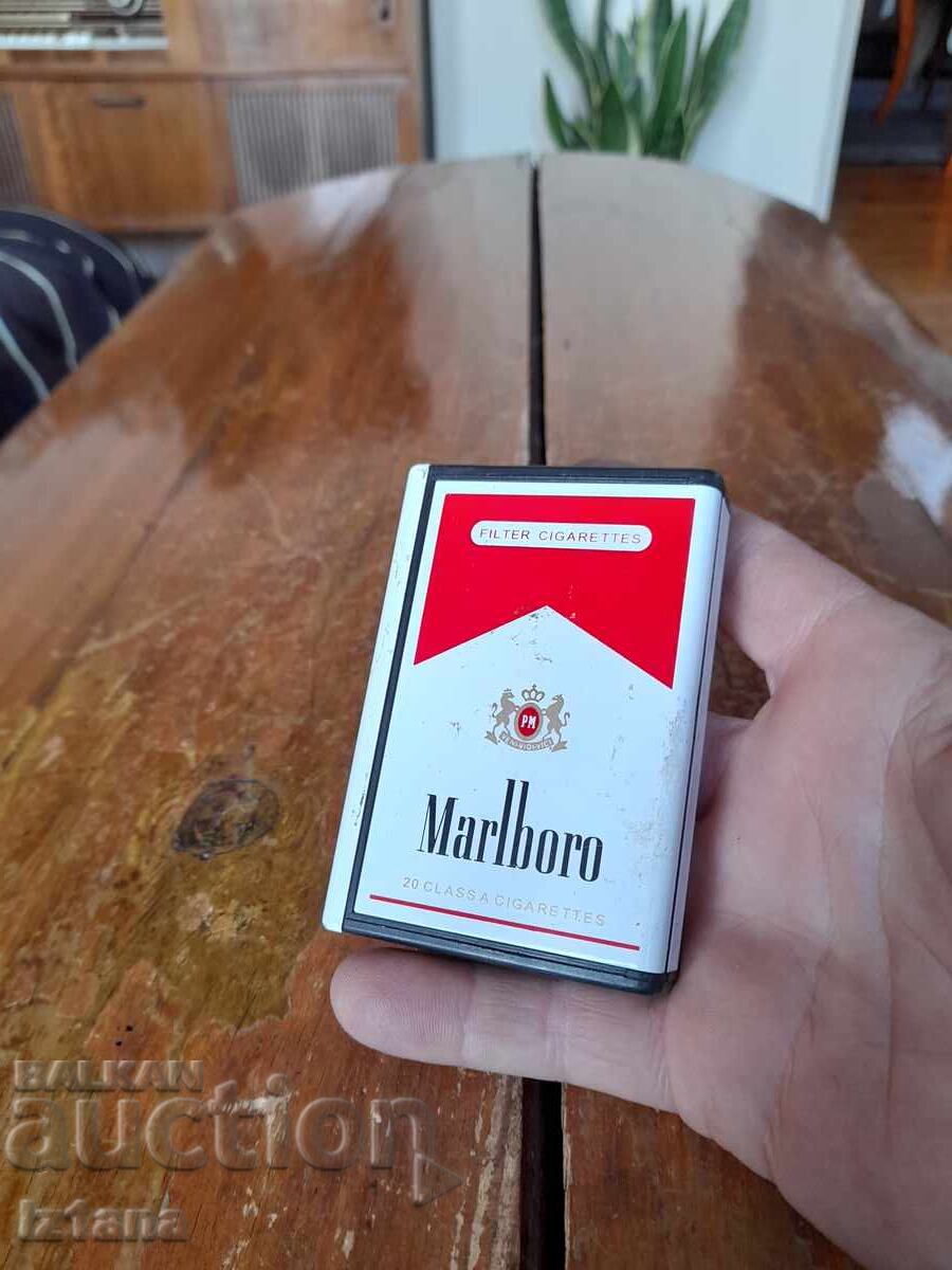 Delivery of Old cigarette case, Marlboro lighter
