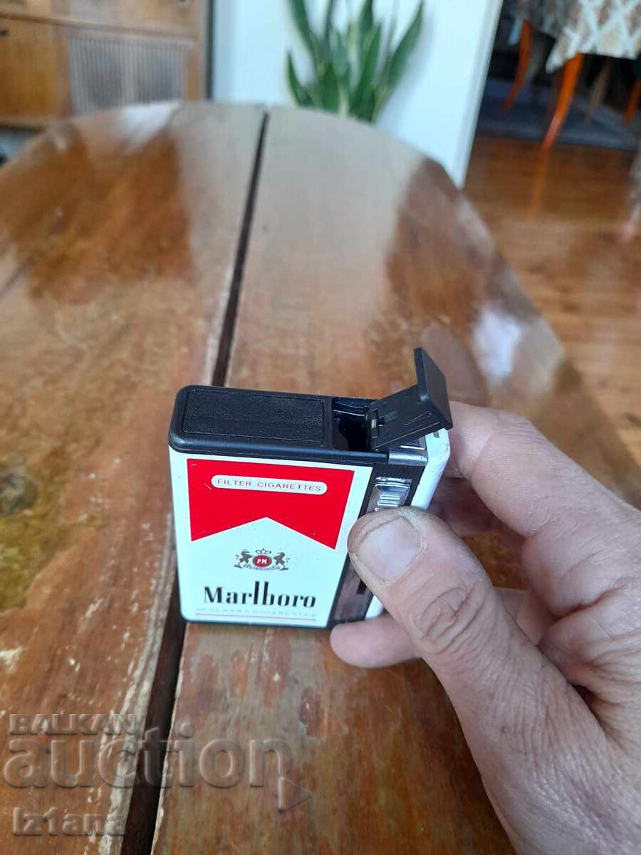 Old cigarette case, Marlboro lighter - 6