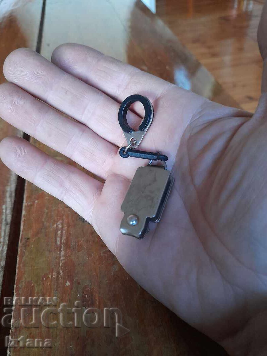 Delivery of Old Marlboro nail clipper Delivery of Old Marlboro nail clipper