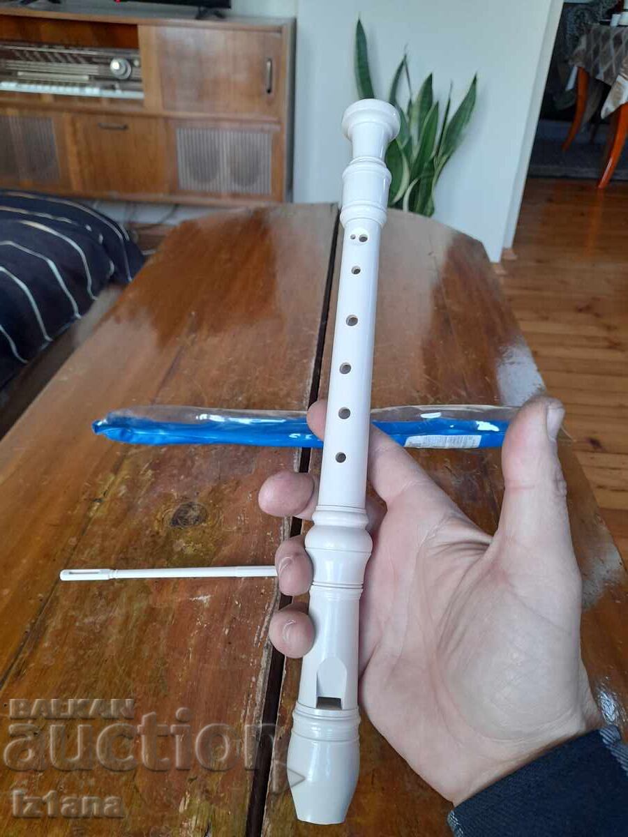 Auction  Old rascal, duduk, whistle