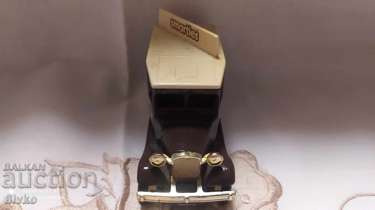 English SMARTIES stroller with price 9.99 BGN | € 5.11 English SMARTIES stroller with price 9.99 BGN | € 5.11