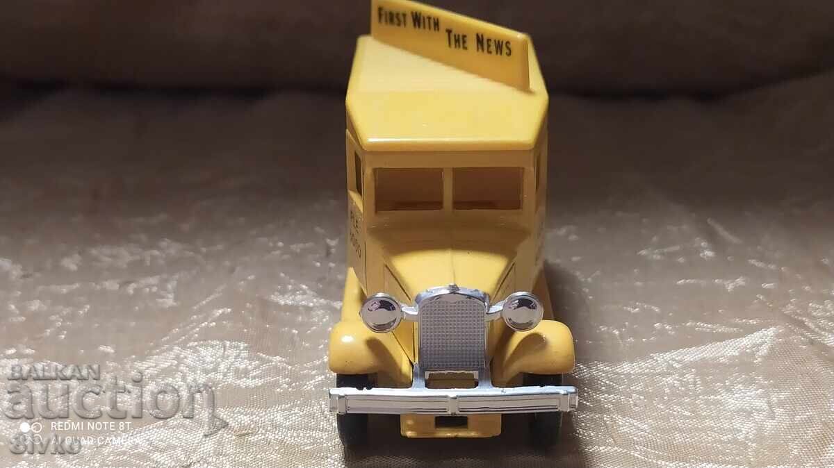 English trolley EVENINS NEWS with price 9.99 BGN | € 5.11 English trolley EVENINS NEWS with price 9.99 BGN | € 5.11