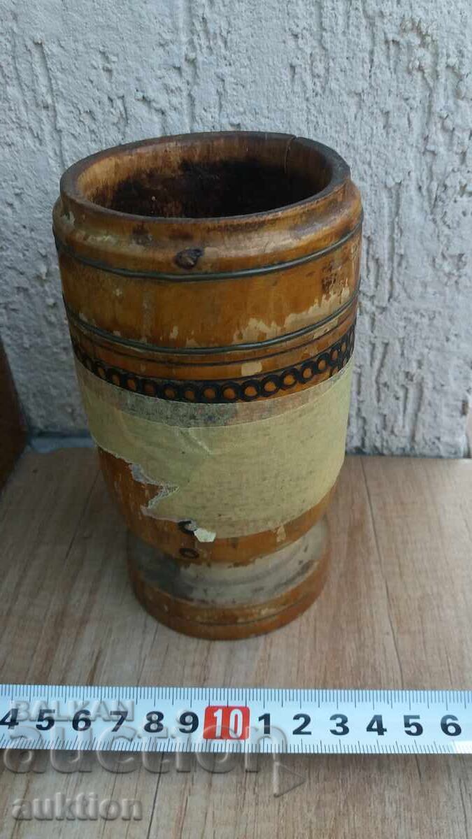 Auction SMALL WOODEN CUP, ROCKER Auction SMALL WOODEN CUP, ROCKER