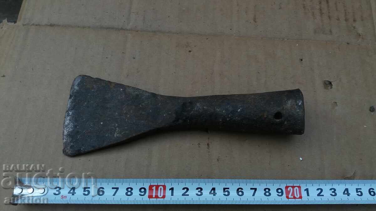 Auction OLD FORGED SCRATCH Auction OLD FORGED SCRATCH