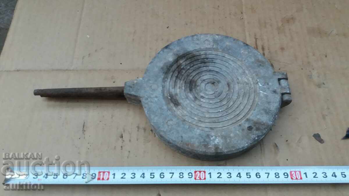 SOC. ΜΟΡΦΗ ΓΛΥΚΩΝ ΑΛΟΥΜΙΝΙΟΥ με τιμή 12.99 BGN | € 6.64 SOC. ΜΟΡΦΗ ΓΛΥΚΩΝ ΑΛΟΥΜΙΝΙΟΥ με τιμή 12.99 BGN | € 6.64