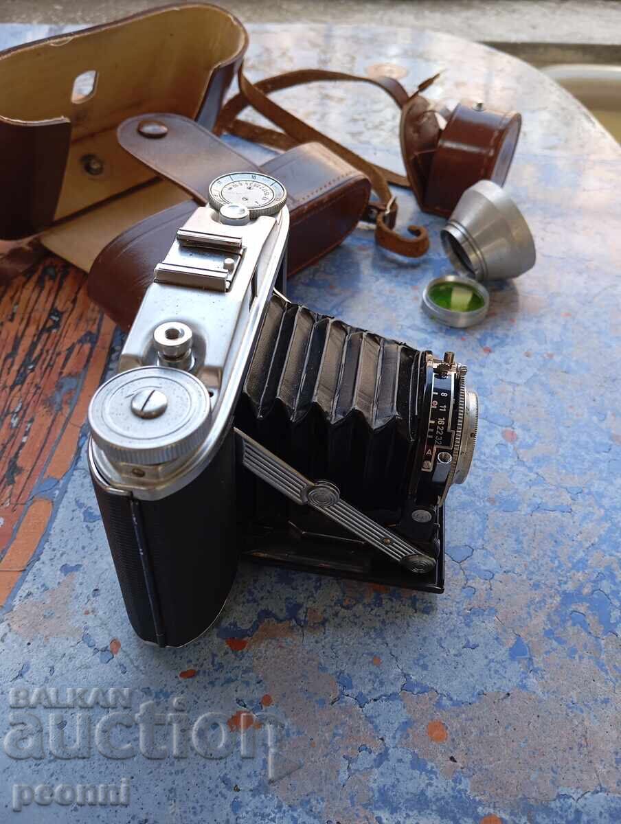 Auction  Agfa isolette camera