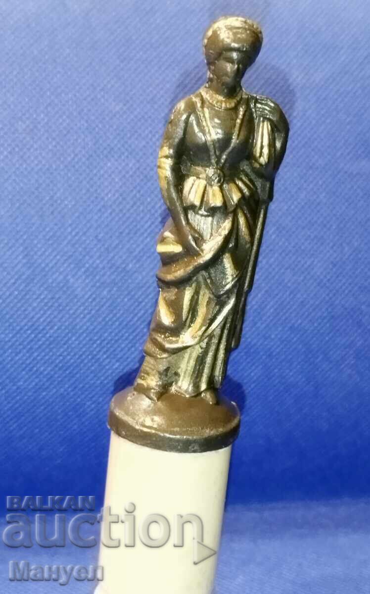 Beautiful little plastic. with price 125.00 BGN | € 63.91 Beautiful little plastic. with price 125.00 BGN | € 63.91