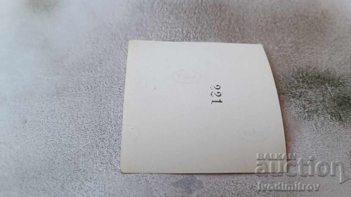 Φωτογραφία Αγόρι στην παραλία με τιμή 2.35 BGN | € 1.20