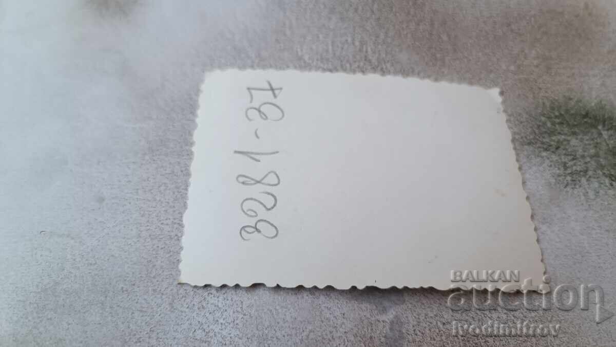 Снимка Мъж със Сомбреро и малко момченце с цена 1.65 лв. | € 0.84 Снимка Мъж със Сомбреро и малко момченце с цена 1.65 лв. | € 0.84