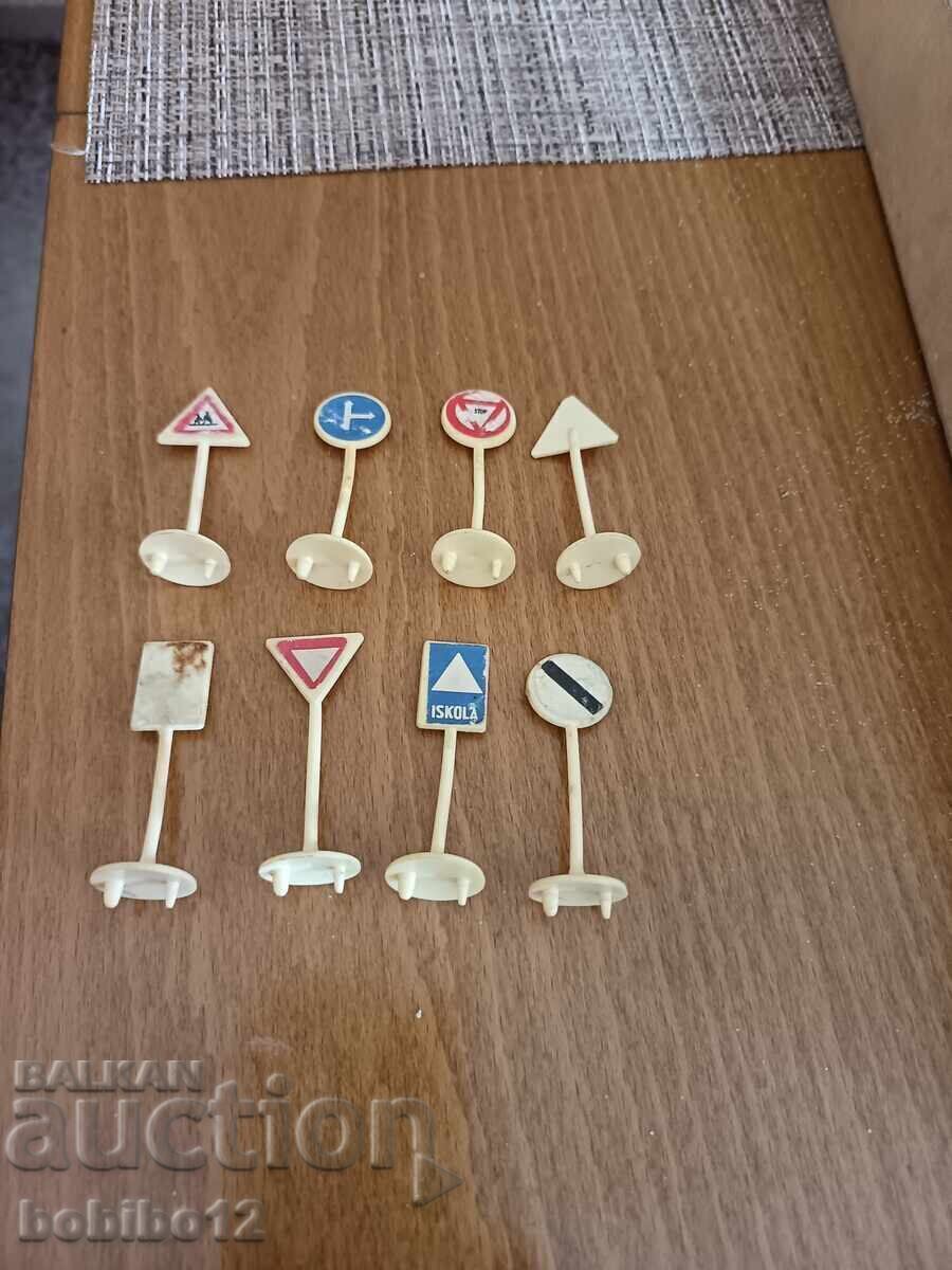 Delivery of Vintage Mavaut Track Cars Delivery of Vintage Mavaut Track Cars