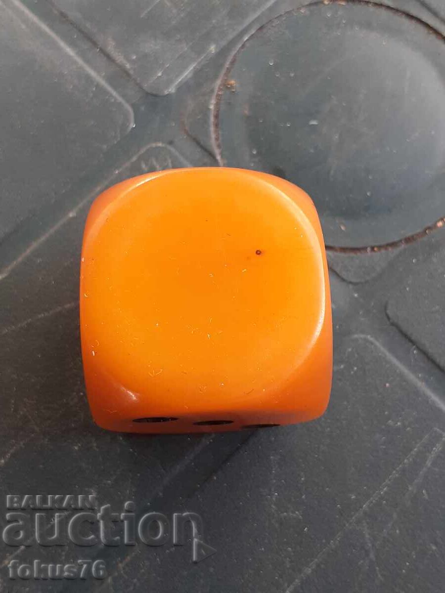 Δημοπρασία Μεγάλα παλιά ζάρια από βακελίτη Katalin 3,4 cm. Δημοπρασία Μεγάλα παλιά ζάρια από βακελίτη Katalin 3,4 cm.