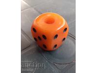 Large old Katalin bakelite dice 3.4 cm.