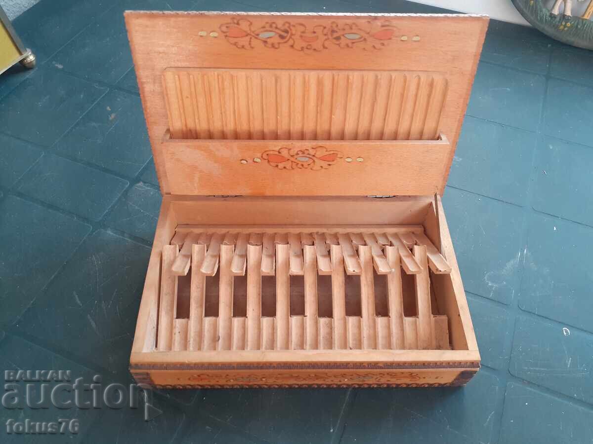 Old wooden cigarette case - 5 Old wooden cigarette case - 5