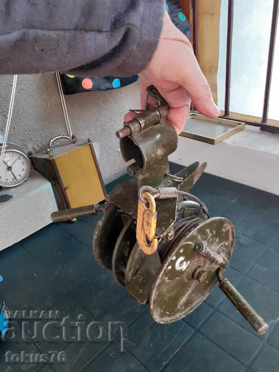 Παλαιό ρωσικό στρατιωτικό βαρούλκο με δύο τύμπανα με τιμή 250.00 BGN | € 127.82 Παλαιό ρωσικό στρατιωτικό βαρούλκο με δύο τύμπανα με τιμή 250.00 BGN | € 127.82