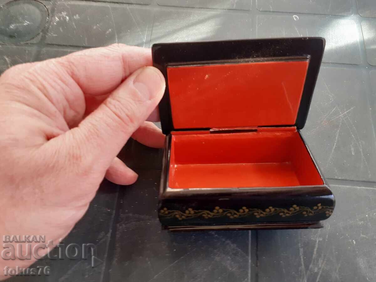 Delivery of Old Russian lacquer box hand-painted Fedoskino Palex Delivery of Old Russian lacquer box hand-painted Fedoskino Palex