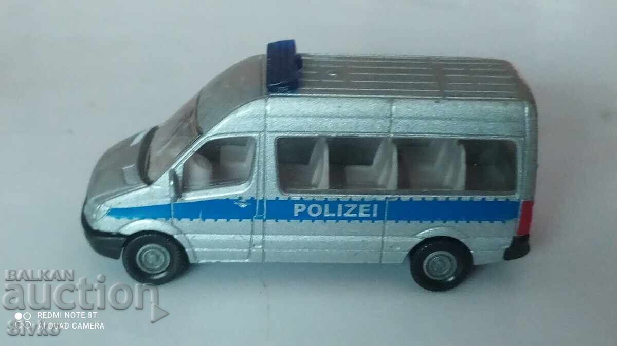 Licitație Cărucior de dubă de poliție Licitație Cărucior de dubă de poliție