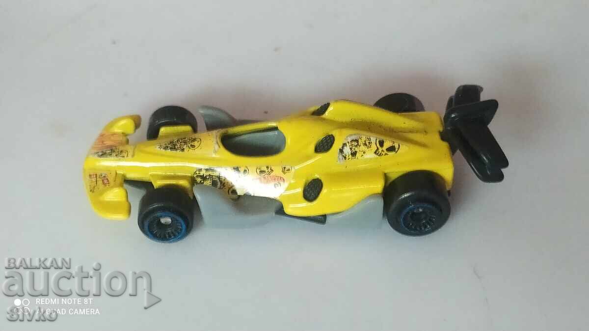 Auction A yellow cart Auction A yellow cart